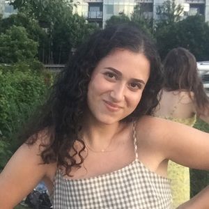 Meet your Posher, Mia